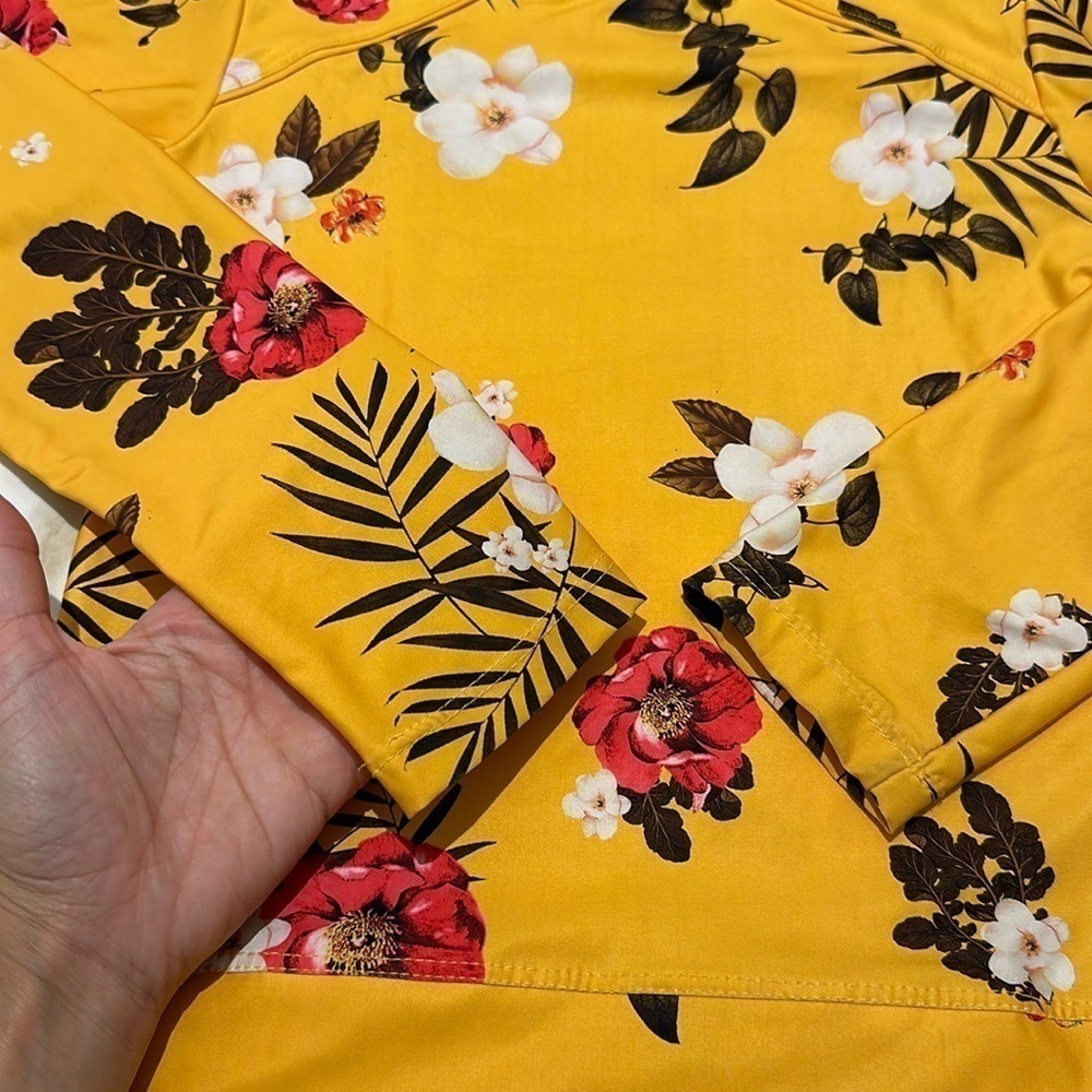 Agua Bendita Rashguard top - Picture 2 of 5